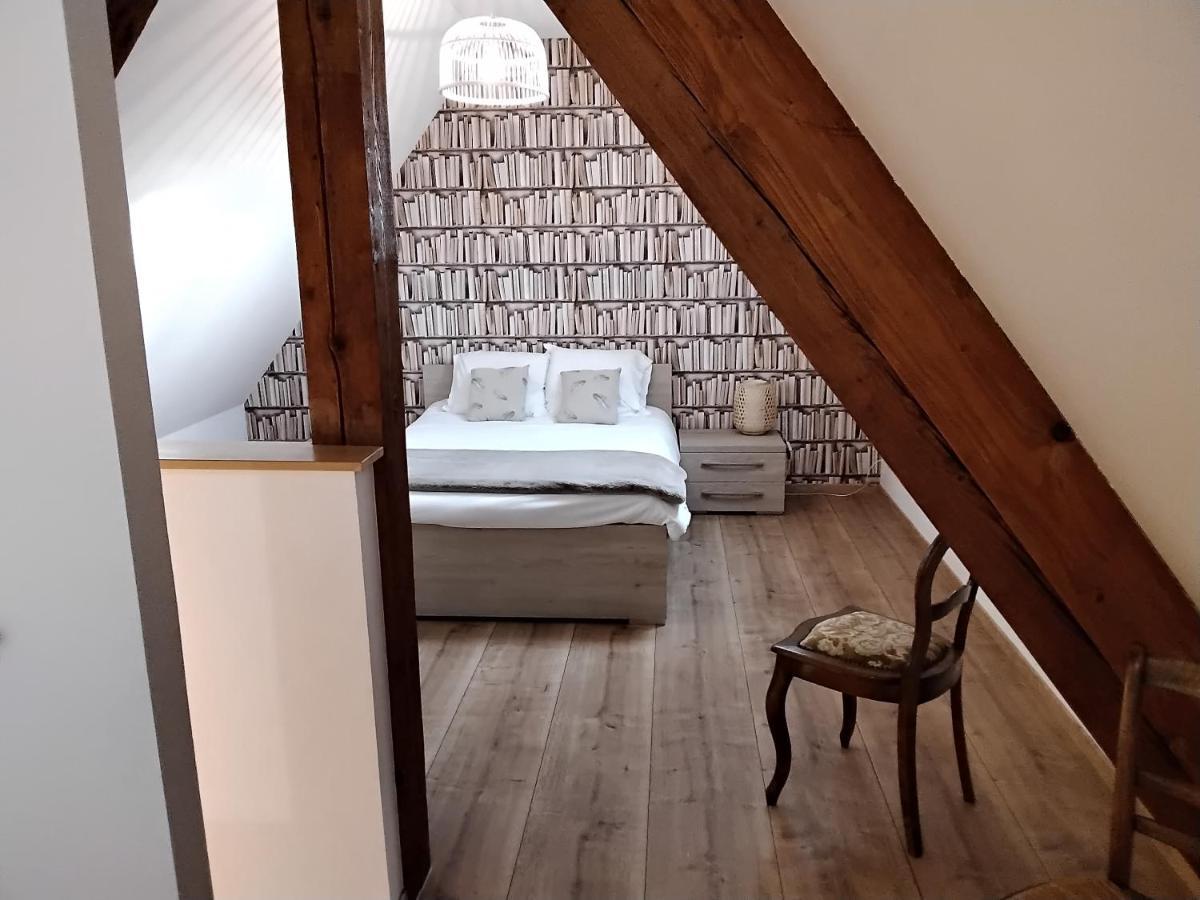 Les Toits D'helene Apartment *